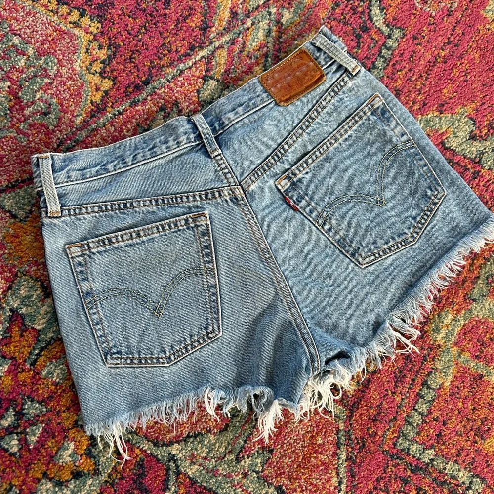 Levi’s | Women’s Blue Denim Premium 501 Buttonfly Logo Stripe Jean Shorts, Sz 27